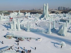 哈尔滨热度不减，冰雪旅游业赚不停！
